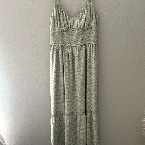 Hollister Sage Green Midi Dress - Picture 2 of 5
